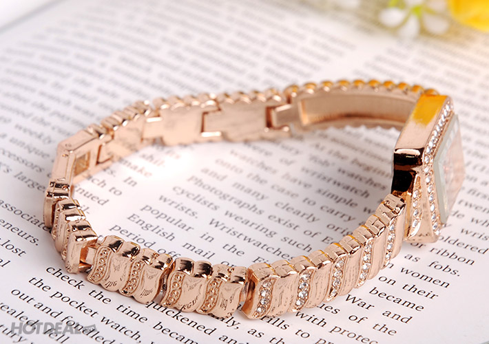 Đồng Hồ Mặt Vu&ocirc;ng D&acirc;y Xoắn