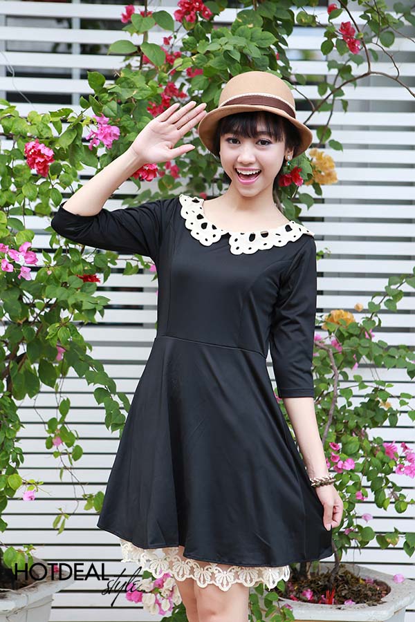 Đầm X&ograve;e Ch&acirc;n V&aacute;y Ren