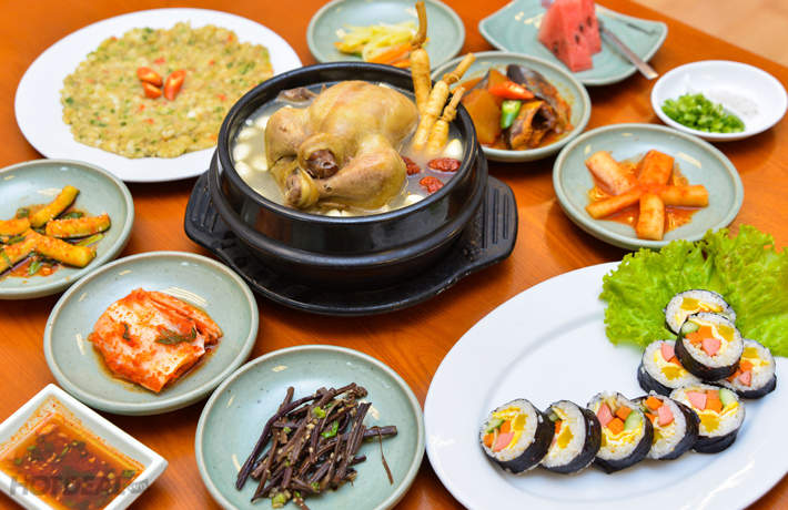 Kết quả hình ảnh cho gà tần sâm hà n quá»c