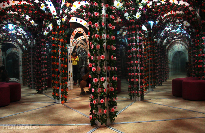 2 Vé Vào Cửa Mê Cung Mirror Maze Tại Vincom Times City