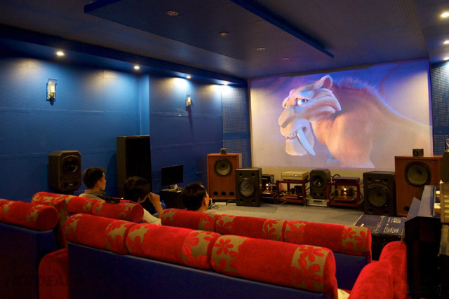 Vé Xem Phim 3D Và Ăn Uống Riêng Tư Tại Cafe Phim 3D